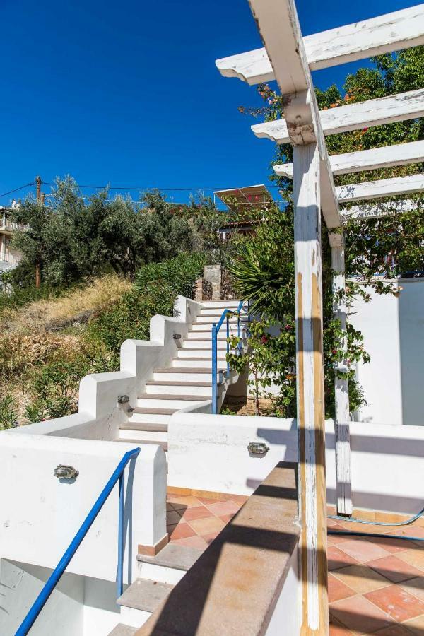Villa Euphoria In Aegina, A' Marathonas Bay Exterior photo